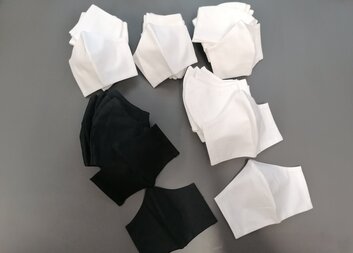 Šití roušek pro klienty služeb a širokou veřejnost